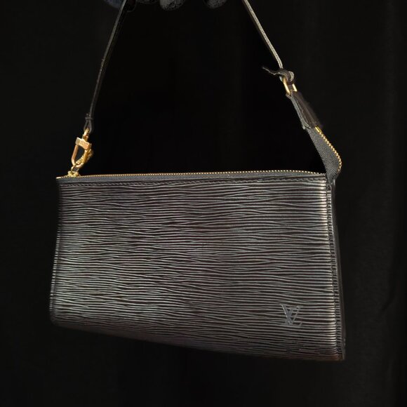 LOUIS VUITTON Black Epi Leather Accessories Pochette 24 Bag - Picture 15 of 15